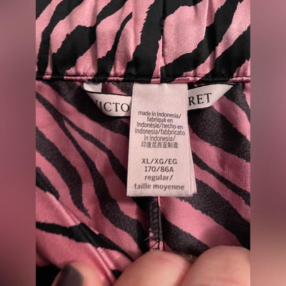 Victoria Secret pink/black satiny pajama pants, drawstring waist and pockets; XL - Picture 4 of 5